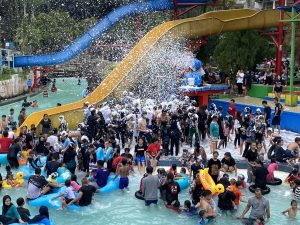 Kolam Renang Legendaris di Kota Bandung Masih Jadi Primadona Wisatawan