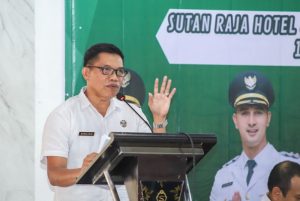 Kepala Dinas Koperasi dan UKM Kabupaten Bandung, Dindin Syahidin pada Sosialisasi Pembentukan Koperasi Desa/Kelurahan Merah Putih pada Rabu (16/4/2025) di Hotel Sutan Raja, Kabupaten Bandung.