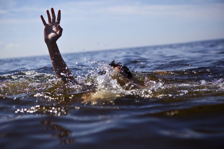 Wisatawan hanyut pantai Karanghawu