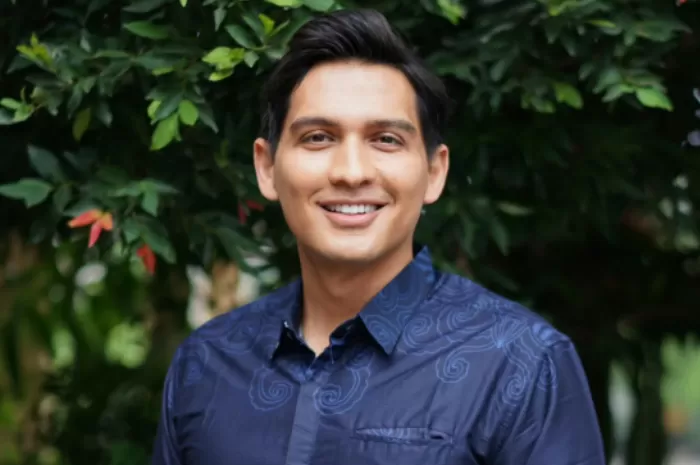 LUCKY HAKIM luar negeri