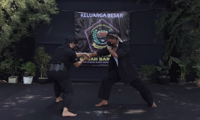 Pencaksilat silat bela diri godot karawang YouTube Disparbud Karawang