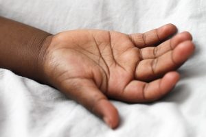Istri dipukul barbel saat tidur