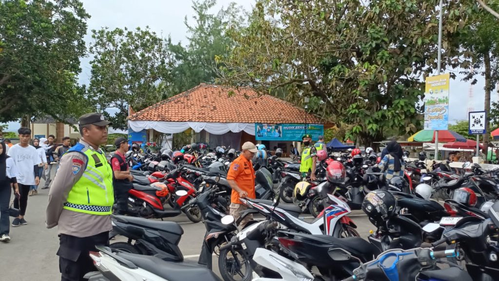 Pantai Selatan Tasikmalaya Jadi Primadona Kunjungan Wisata Libur Lebaran