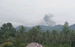 Gunung Dukono Meletus Kembali, Lontarkan Abu 900 Meter dari Puncak