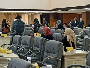 Euis Ida Wartiah Ikuti Rapat Paripurna DPRD Jabar