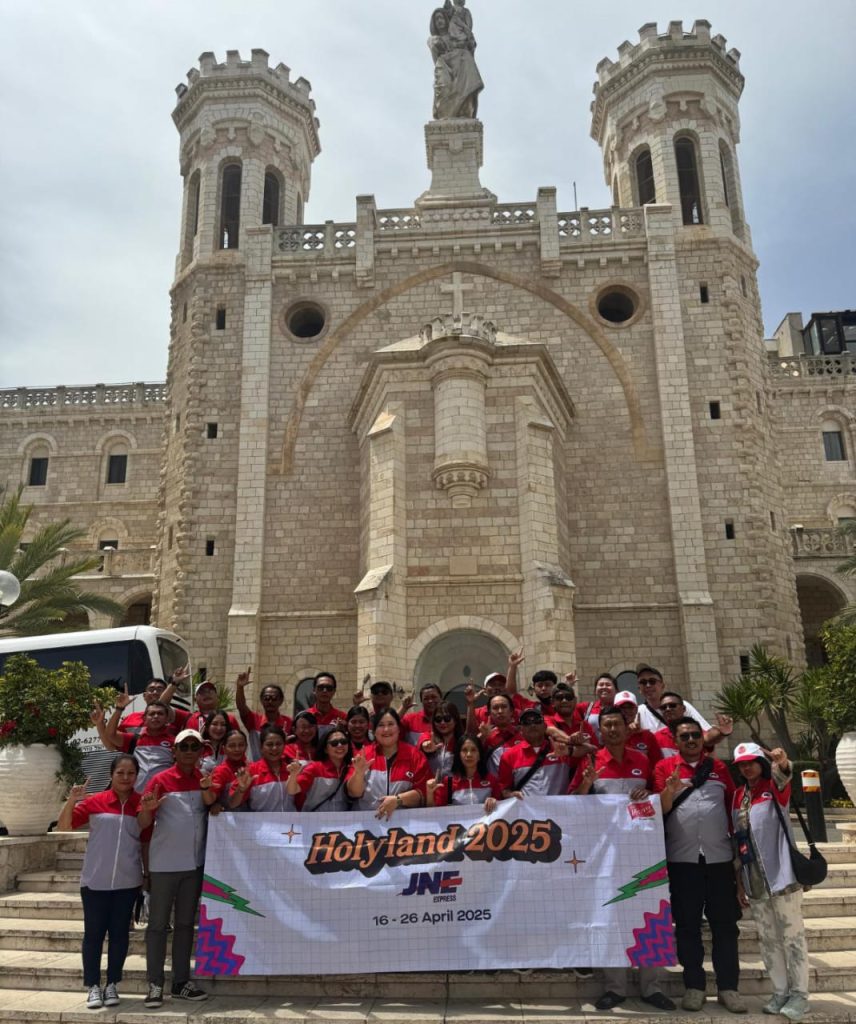 JNE Berangkatkan Ksatria dan Srikandi ke Holyland untuk Perjalanan Rohani