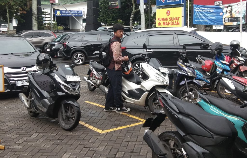 Pemkot Bandung Bakal Kaji Larangan Siswa Membawa Motor ke Sekolah