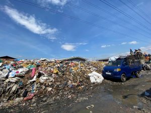 Farhan Bakal Segera Evaluasi Pengelola Terkait 18 Pasar di Kota Bandung Penuh Sampah
