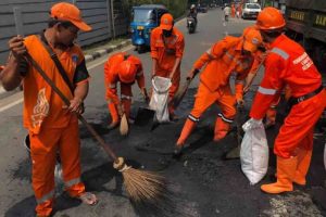 Diberi Gaji UMR dan Tunjangan, Pemprov DKI Masih Buka Lowongan PPSU DKI