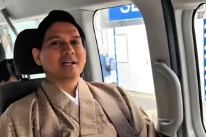 lucky hakim liburan