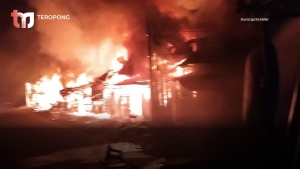 Pasirkoja Bandung Dilanda Kebakaran, Kios-Kios Ludes Terbakar