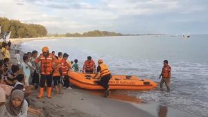 pelajar tenggelam di pantai tiku
