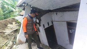 Rumah Rusak Akibat Pergerakan Tanah di Sirampong Brebes Terus Bertambah