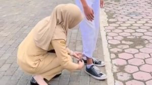seragam siswa digunting