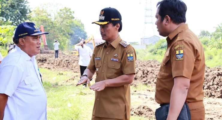 Antisipasi Banjir Kota Cirebon - pengerukan sungai Cikalong
