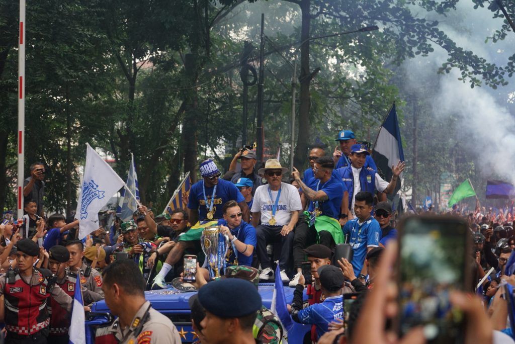 Pecah, Ribuan Bobotoh Ramaikan Perayaan Gelar Juara Persib, bobotoh persib meninggal 