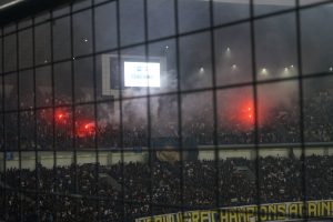 Kecewa Dengan Banyaknya Petasan dan Flare, Bojan Hodak: Dia Datang Untuk Dirinya Sendiri  