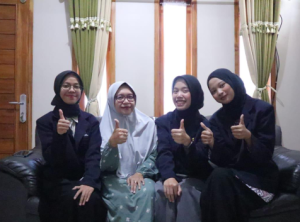 Membangun Citra UMKM Melalui Media Sosial pada Bisnis Penjualan Gamis Online
