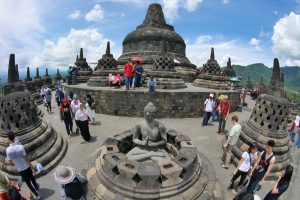 eskalator borobudur
