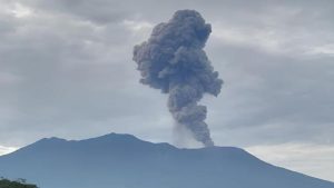 gunung marapi erupsi