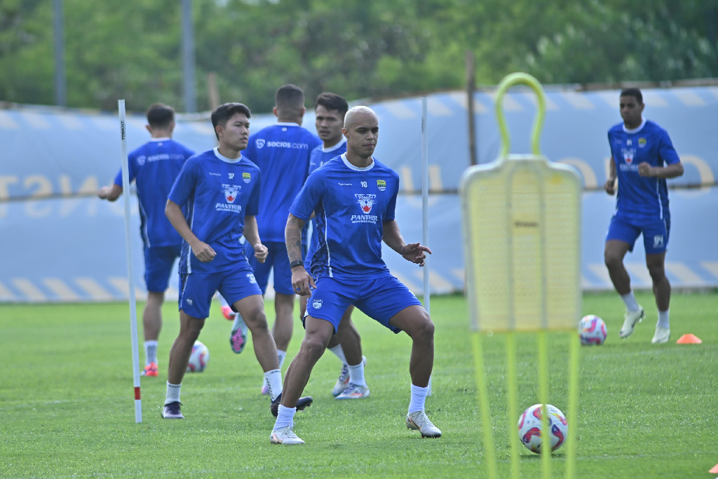 Karena Hal Ini, Persib Bandung Memilih Hijrah ke Thailand 