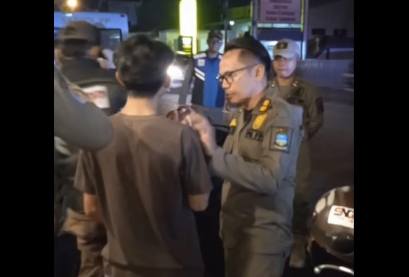 Jam Malam Pelajar - Dok Satpol PP Garut