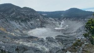 gunung tangkuban perahu