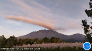 Gunung Raung Jawa Timur Erupsi, Masyarakat Dilarang Mendekat Radius 3 Km