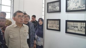 penulisan ulang sejarah Indonesia