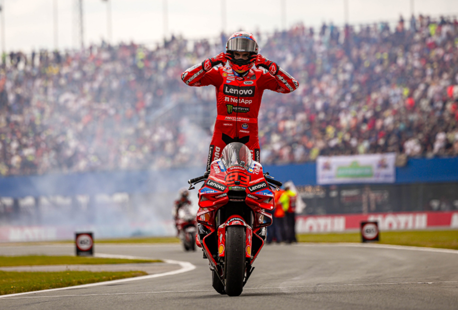 Marc Marquez Predator Lintasan
