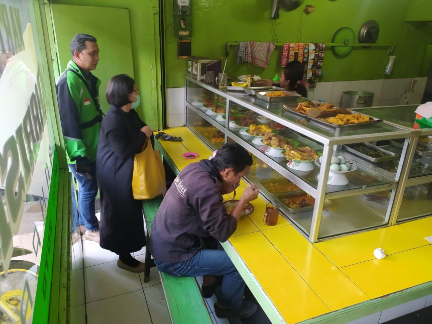BPJPH Gratiskan Biaya Sertifikasi Halal Warteg