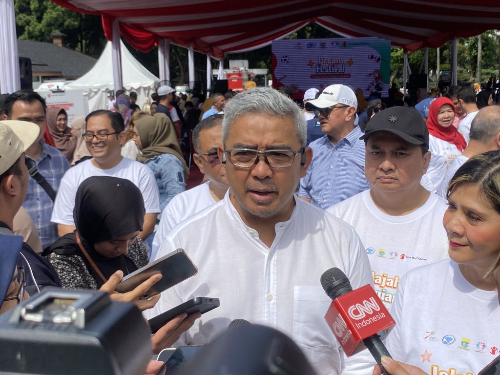 Farhan Gaspol Atasi Macet Bandung: Flyover, BRT, hingga Angkot Pintar Disiapkan