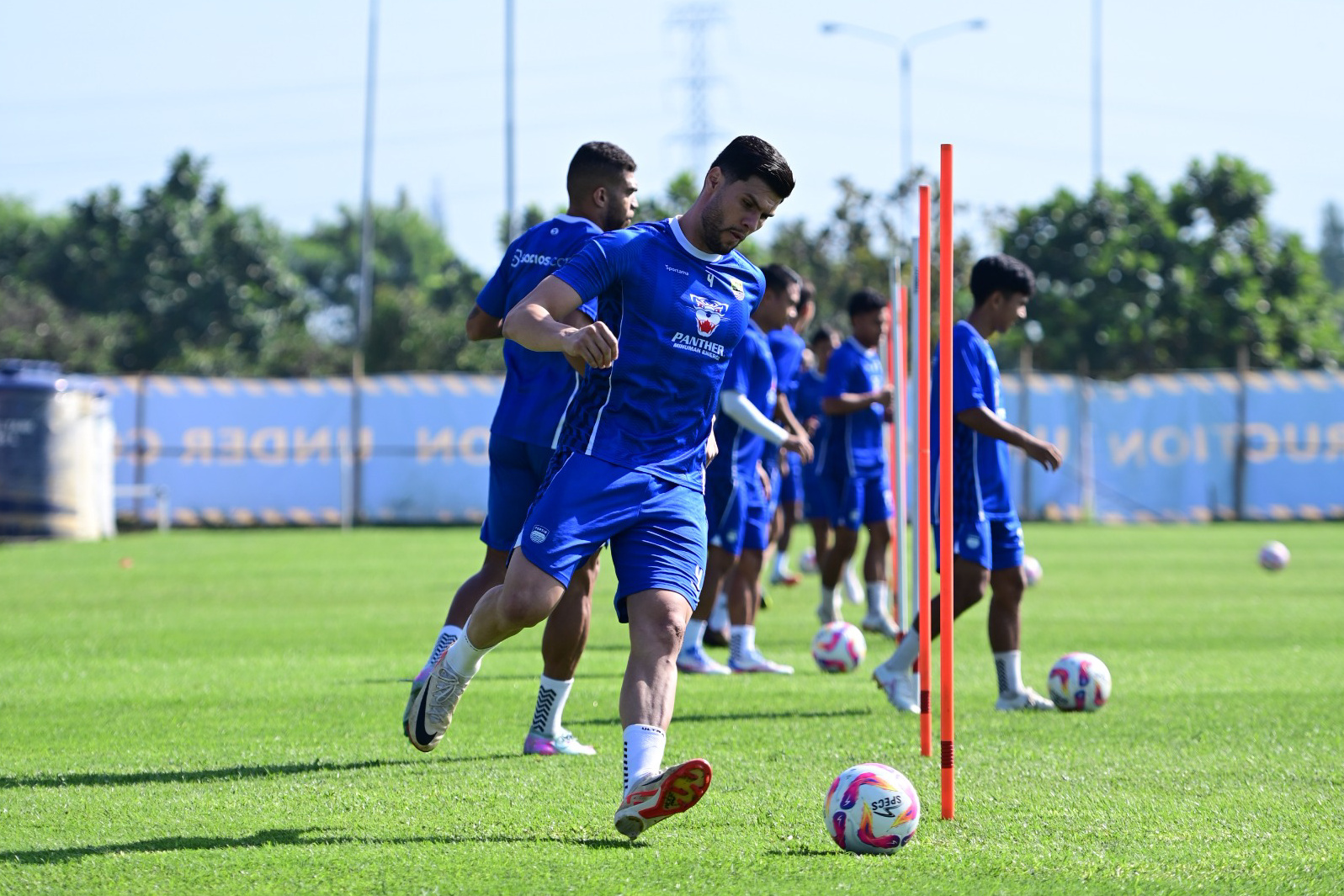 Prediksi Skor Persik vs Persib BRI Super League 2025/2026