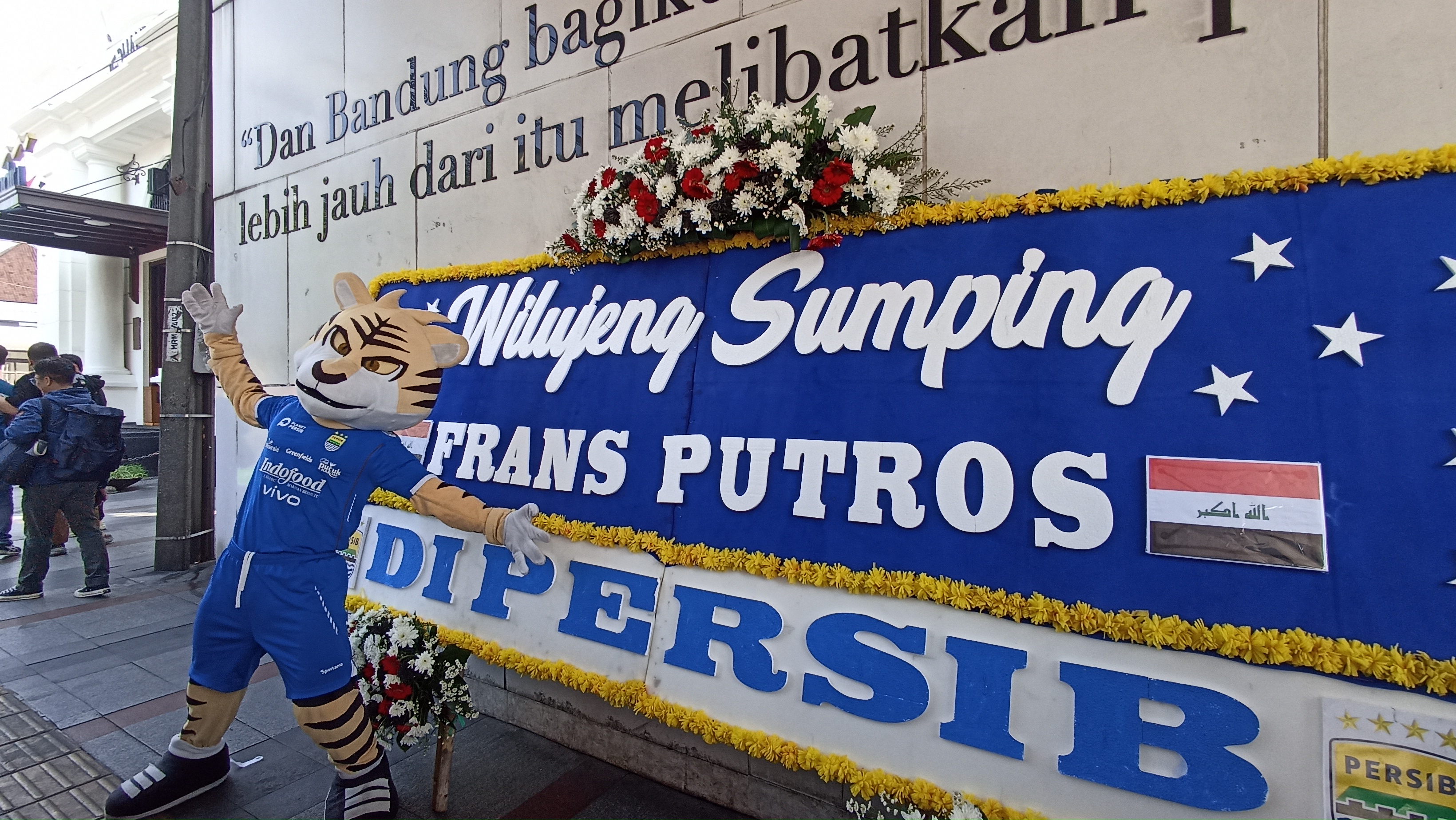 Frans Putros Resmi Gabung Persib Bandung