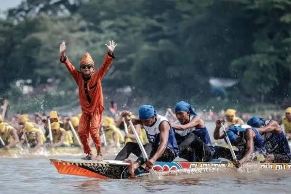 Kementerian Kebudayaan Daftarkan Pacu Jalur ke UNESCO: Dari Tradisi Lokal Menuju Warisan Dunia