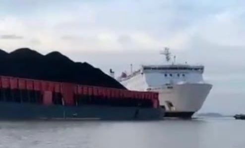 Penumpang KM Dharma Kartika II Selamat setelah Insiden Tabrakan di Sungai Barito