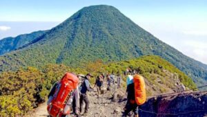 Proyek Geothermal Gede Pangrango Disebut Tak Akan Ganggu Jalur Pendakian