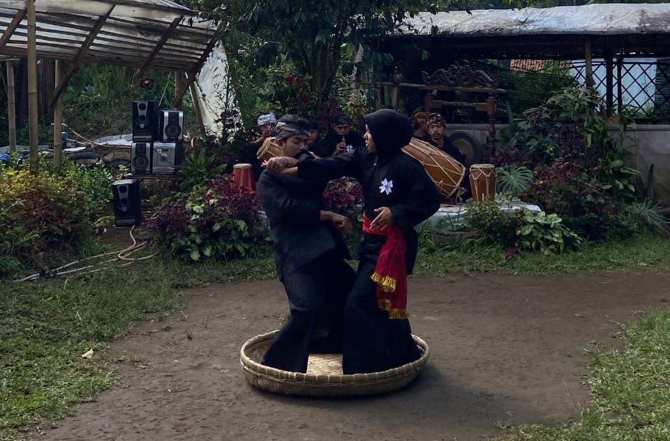 Silat Usik Sanyiru (Dok Danil Oktorio-TM)