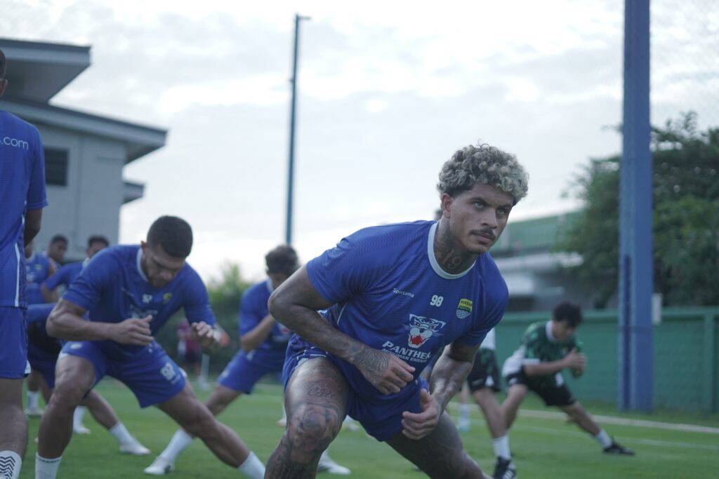 Ramon Tanque Jadi Bulan-Bulanan Bobotoh, Bojan Hodak Pasang Badan