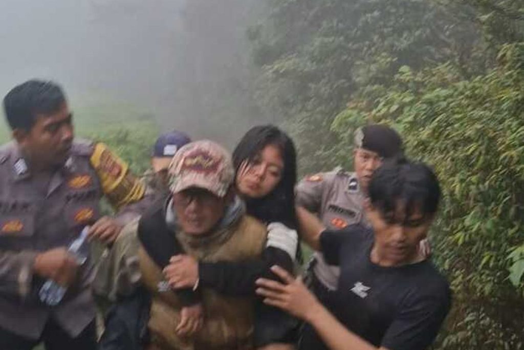 Pendaki Gunung Agung Hipotermia