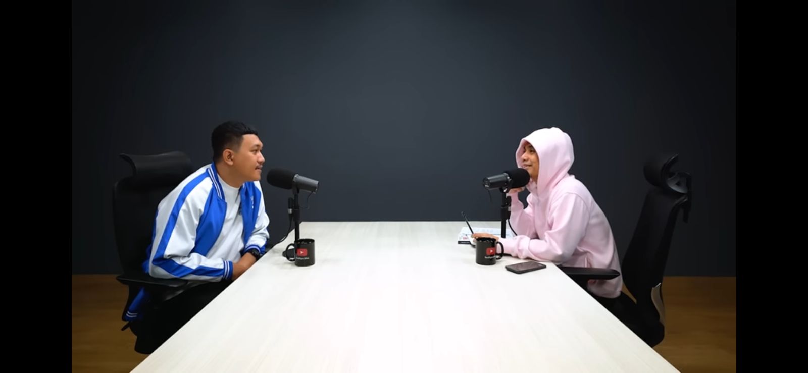 Raditya Dika dan Dani B Buka-bukaan: Jadi Diri Sendiri Adalah Kunci di Era Digital