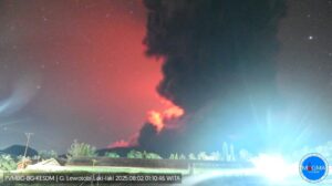 Erupsi Lewotobi Menpar Serukan Kewaspadaan Wisatawan