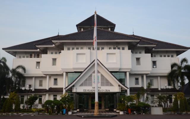 pejabat pemkab karawang dilaporan