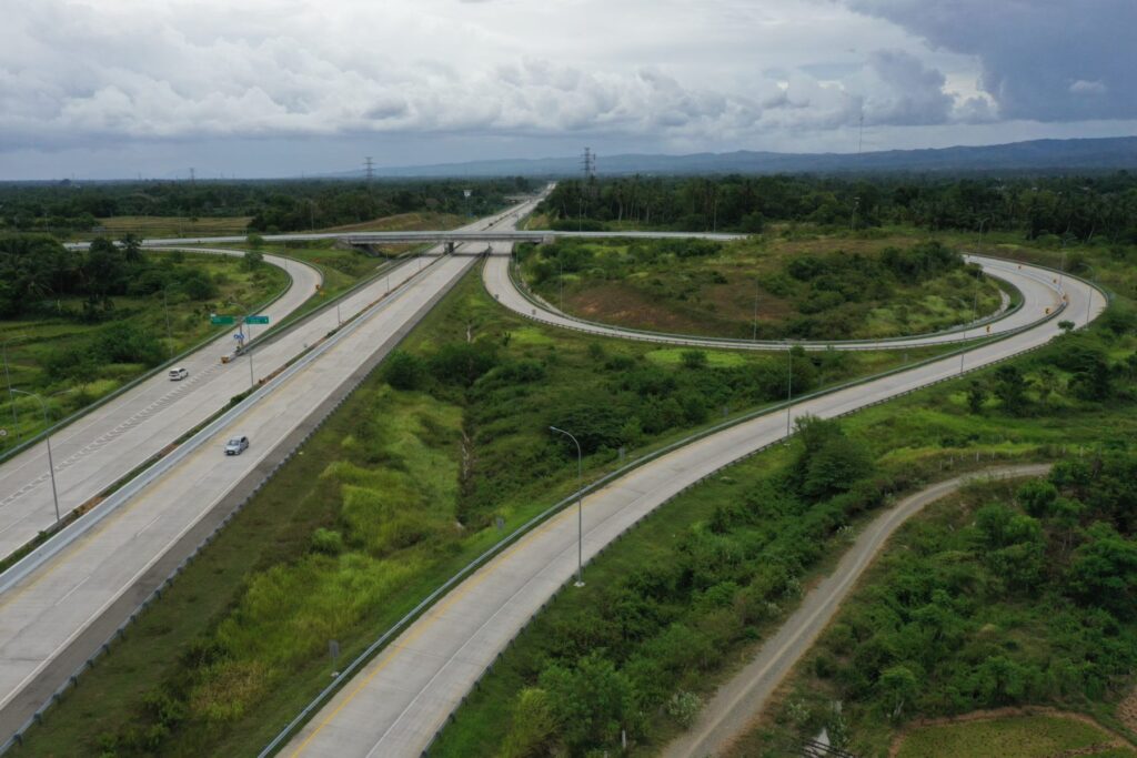 jalan tol sepi