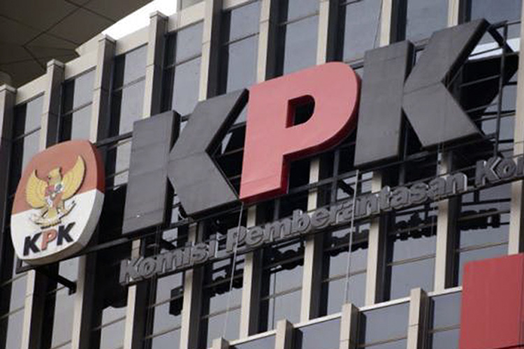 KPK Amankan 13 Orang dalam OTT Bupati Ponorogo. Ketua KONI KPK