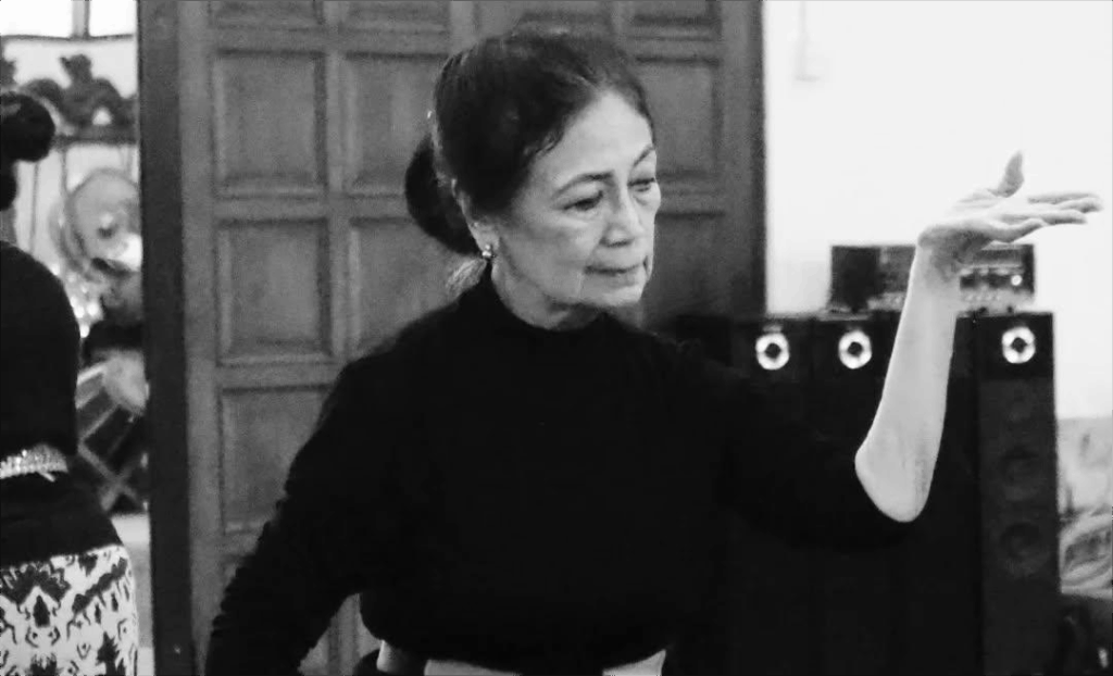 Maestro Tari Sunda Irawati Durban