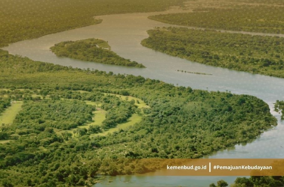 Ngundeur Cai Sungai Cibanten (Dok Kemenbud RI)