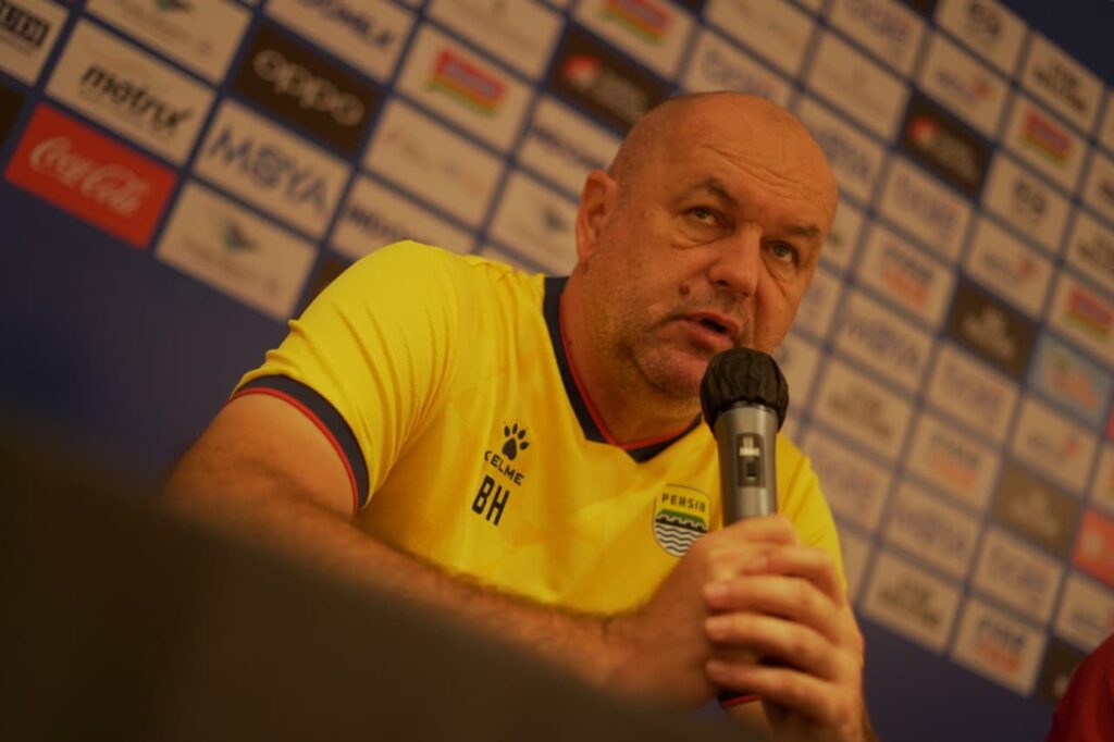 Bojan Hodak persib