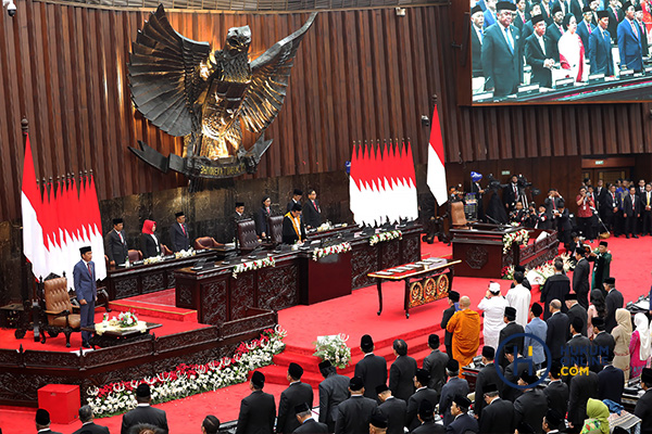 gaji DPR terbaru
