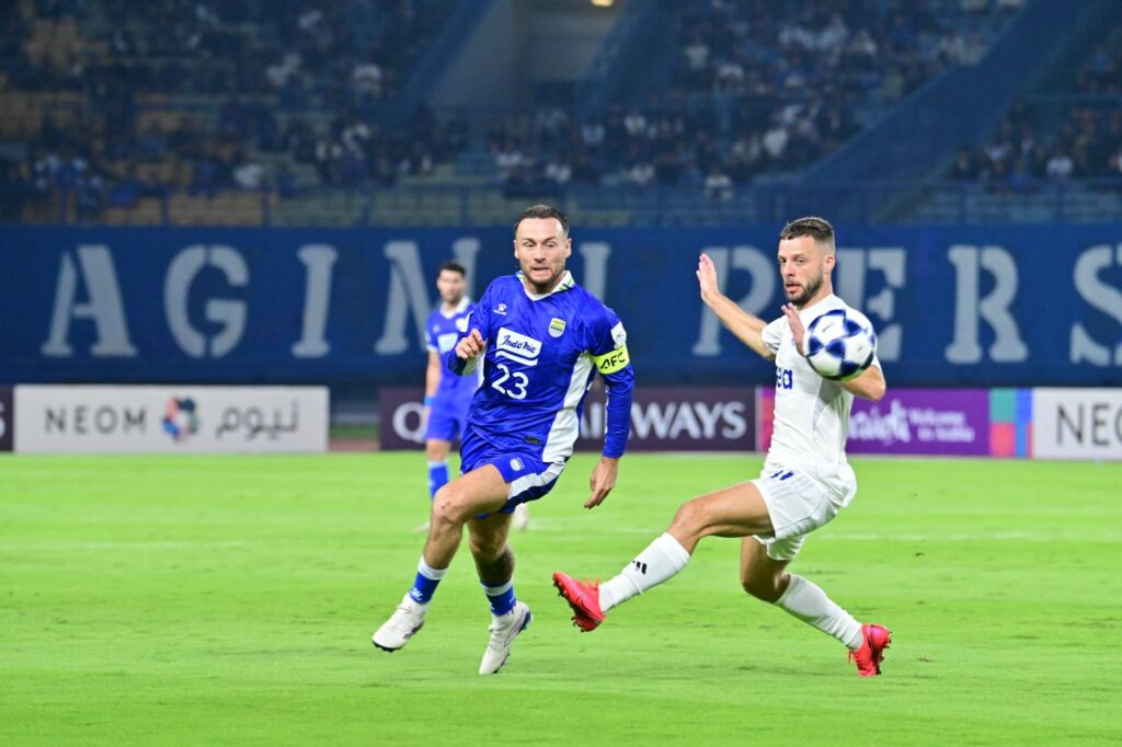Marc Klok Persis Solo